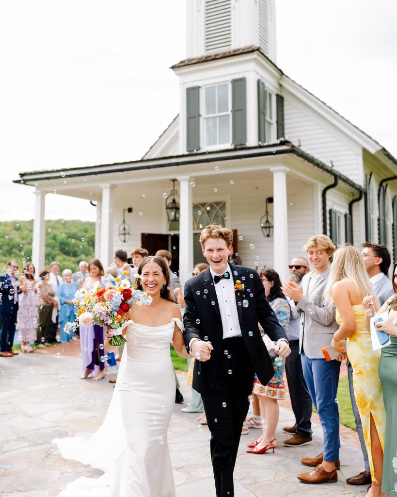 Haley + Matt said “I Do” at the picturesque bigcedarlodge Garden Chapel, where the crisp white backdrop beautifully highlighted their