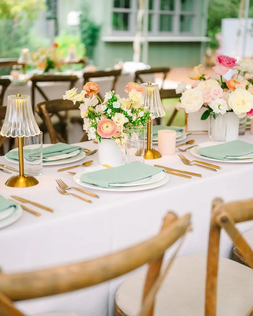Still dreaming about Eleanor + Jonathan’s wedding day, filled with the softest green details. From the romantic lamp-lit tablescape to