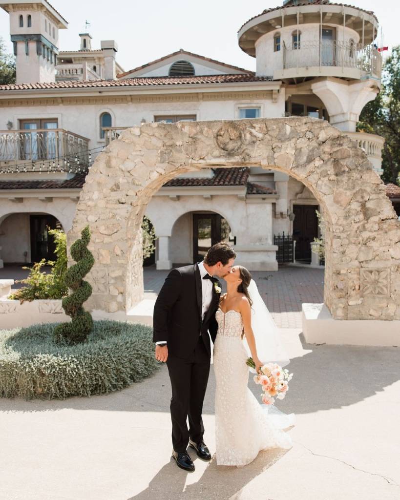 Fun fact: Abby and Trevor met at Lululemon and tied in a light, lemon-kissed Italian vibe throughout their day—complete with