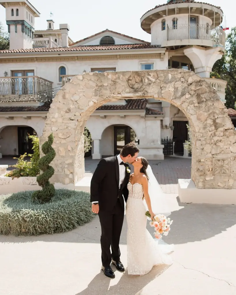 Fun fact: Abby and Trevor met at Lululemon and tied in a light, lemon-kissed Italian vibe throughout their day—complete with