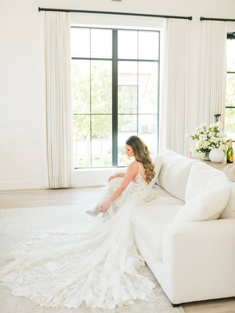 Our very own featured photographer alexannphotography said “I do”!⁠ She’s usually behind the lens capturing love stories, but this time,