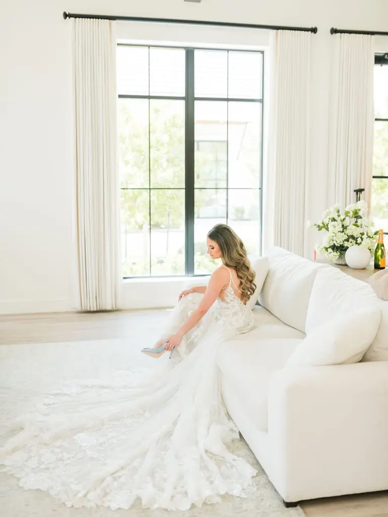 Our very own featured photographer alexannphotography said “I do”!⁠ She’s usually behind the lens capturing love stories, but this time,