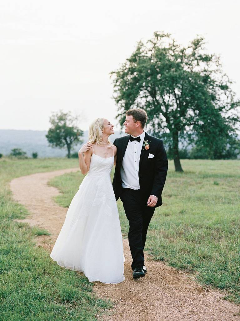 Shelby and Kent’s wedding at maesridge was truly unforgettable — a celebration filled with soft pastels, delicate blooms, and timeless