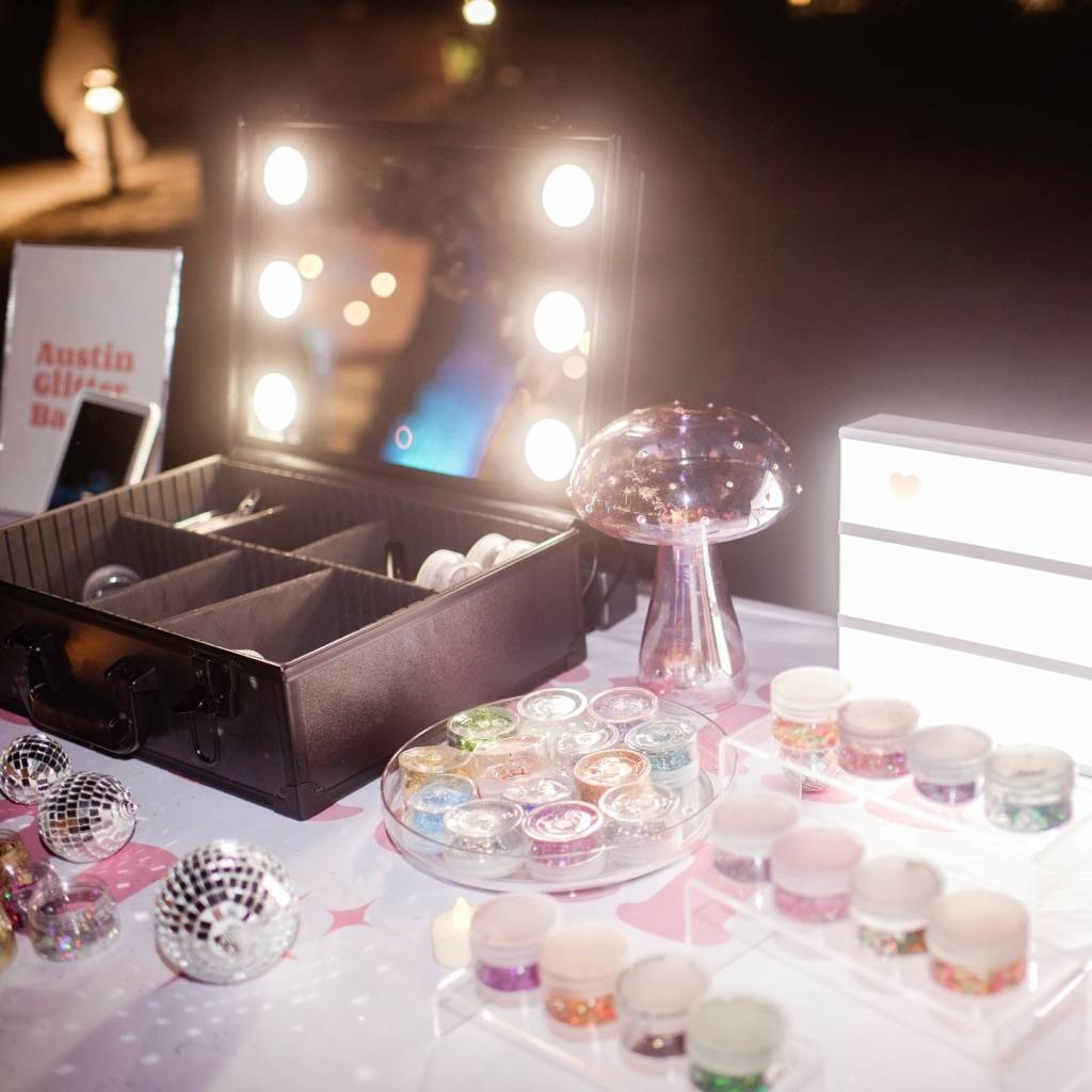 theglitterbarofficial can make the whole place ✨shimmer.✨It is always a total hit, plus, it’s fun for all ages!🪩⁠ •⁠ •⁠