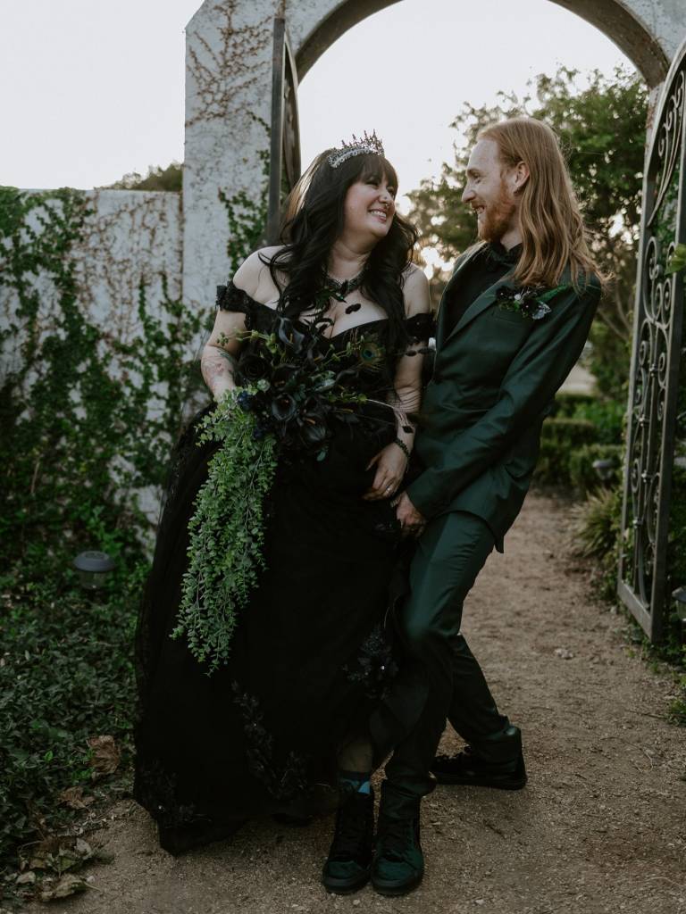 If this isn’t the epitome of an October wedding, we don’t know what is! Veronica turned heads in a striking