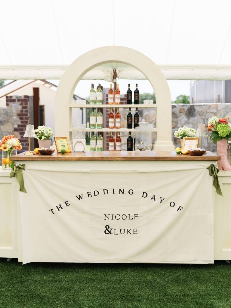 alfreds_catering brought the flavor to the Kleppe wedding, and they did not miss! Guests enjoyed grilled chicken with chimichurri, tender