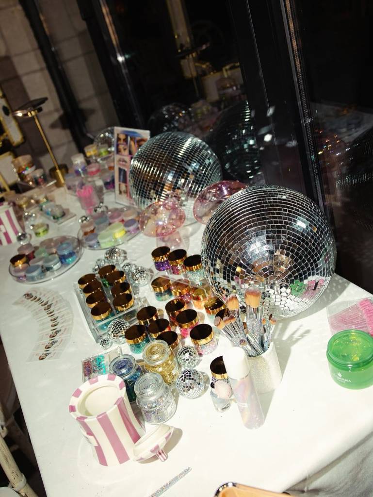 You’ve seen glow sticks and light up cowboy hats, but have you seen a glitter bar? It’s a fun, interactive