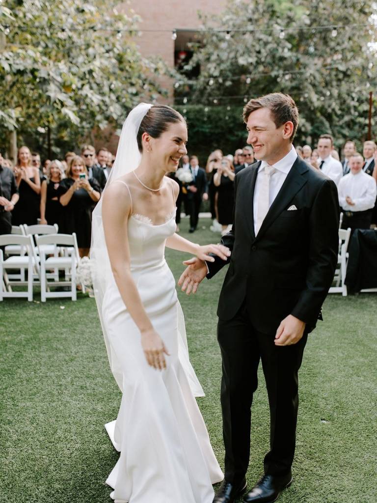 Amanda and Coady envisioned a timeless celebration, and rust.relics brought it to life. Crisp white linens, clouds of baby’s breath,