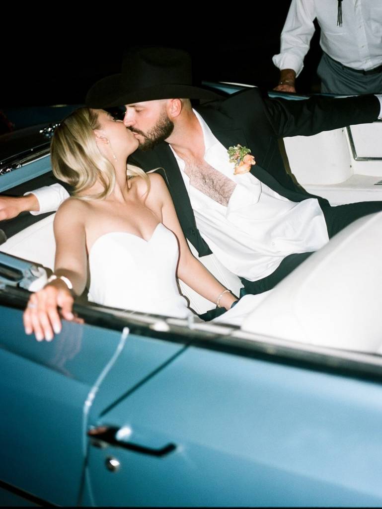 Emily + Michael had an epic wedding celebration ⁠at hotelella, planned by eclipseeventco. From a gorgeous table scape to alyssaloveart