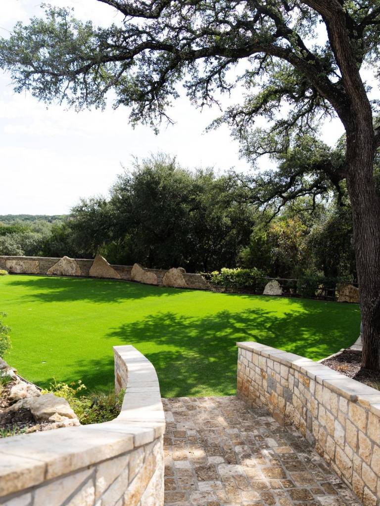 Just a few scenes from the gorgeous grounds of cartercreekwineryweddings! With scenic ceremony spaces, vineyard views, and on-site accommodations, it’s