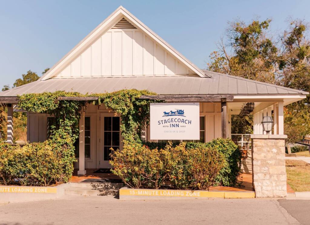 Old-Texas charm meets modern boutique comfort. ⁠ stagecoachsalado brings all the historic character, timeless architecture, and cozy Texas atmosphere together