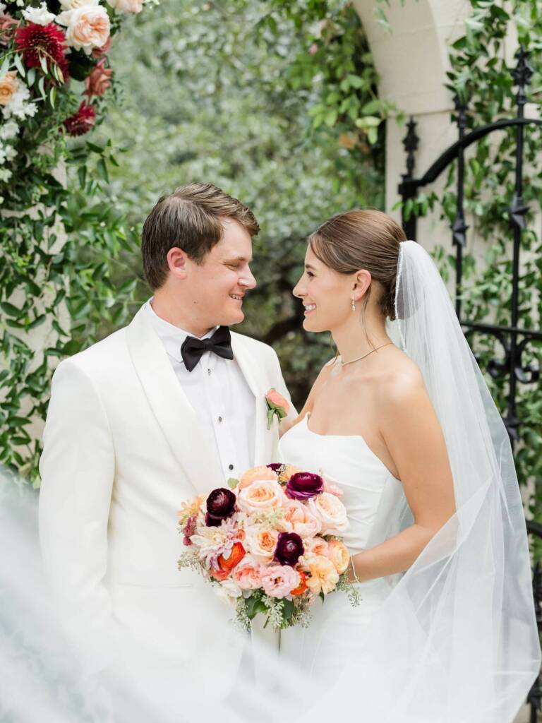 Only the best for the Wests! 🥂 •⁠ •⁠ Wed Society | Austin FEATURED vendors:⁠ Wedding Planner: pearleventsaustin Florist: bouquetsofaustintx