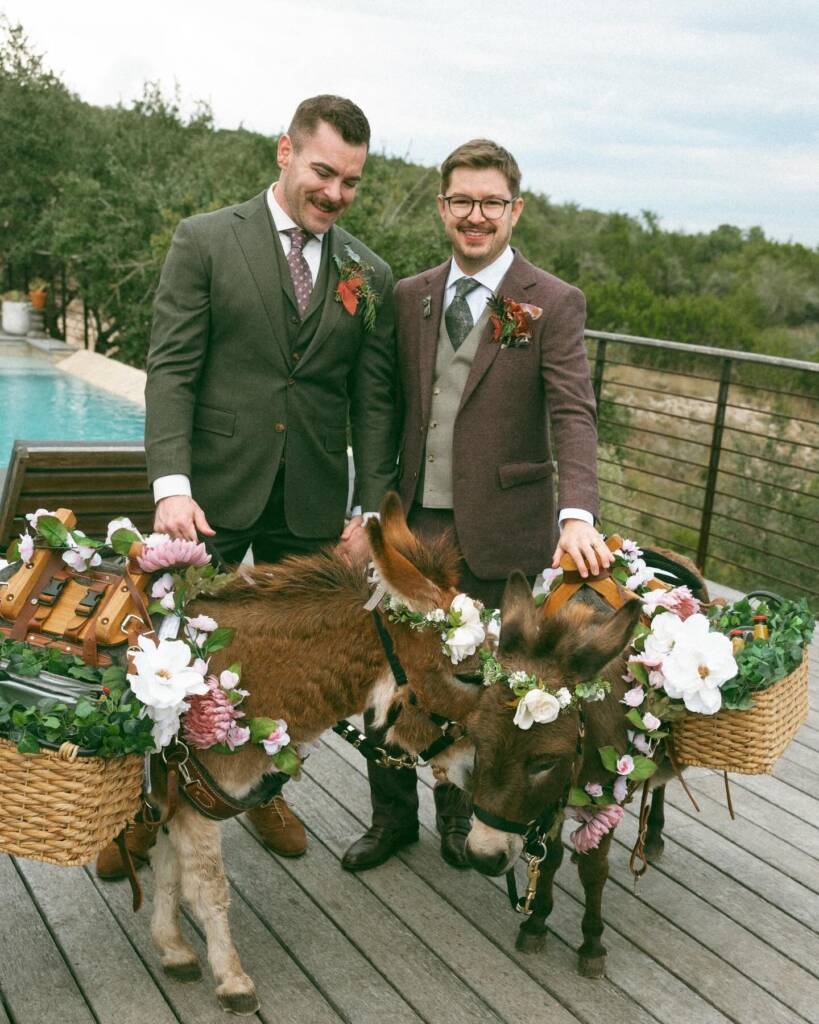 Bring on the burros! 🫏✨ hcjennies serves up the ultimate Hill Country hospitality with their signature beverage burros. They’re not