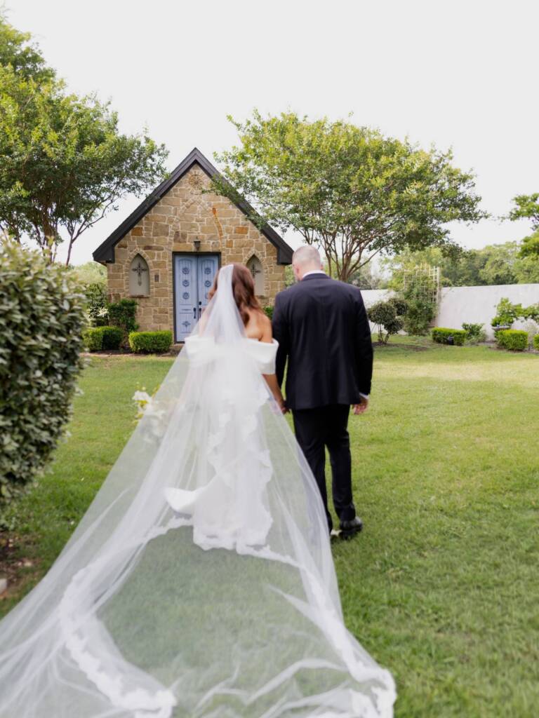 Proof that @thistlewoodmanor_ doesn’t have a single bad angle! 📸✨⁠ ⁠ The Keys took full advantage of the property, from